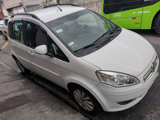 FIAT IDEA 1.4 MPI ATTRACTIVE 8V FLEX 4P MANUAL FIAT IDEA 1.4 MPI ATTRACTIVE 8V FLEX 4P MANUAL